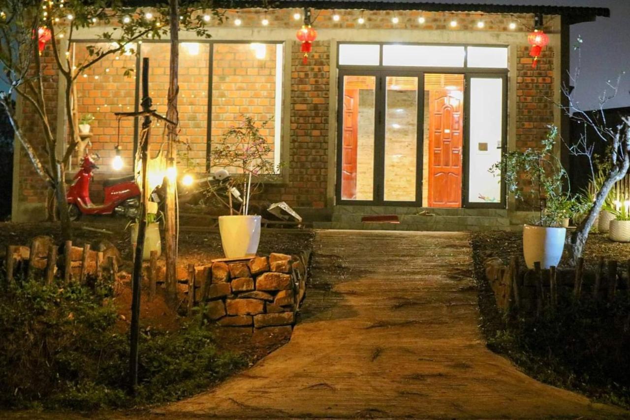 Big Mang Den Homestay Kon Von Kla Екстер'єр фото